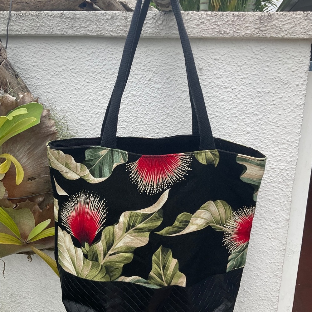 Lovely Lehua Blossom Purse - Picture 5 of 7
